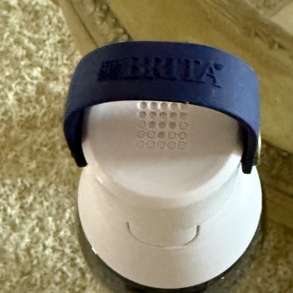 Brita Premium Water Bottles Set of Two - 20 oz and 26 oz - Picture 8 of 11